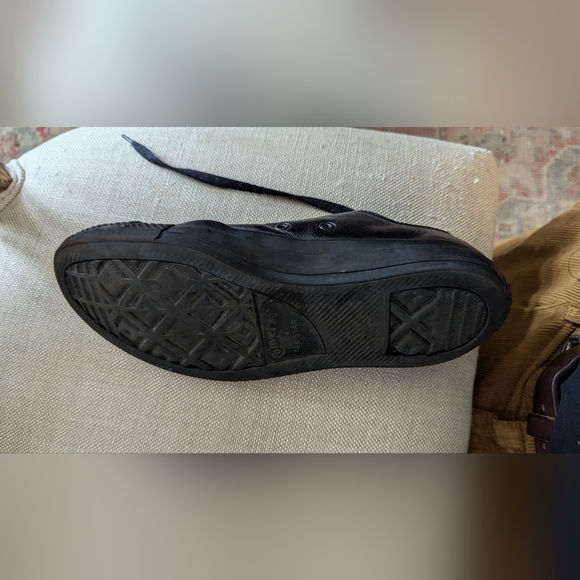 Chuck Taylor All Star Mono Leather Low Top - Picture 14 of 15